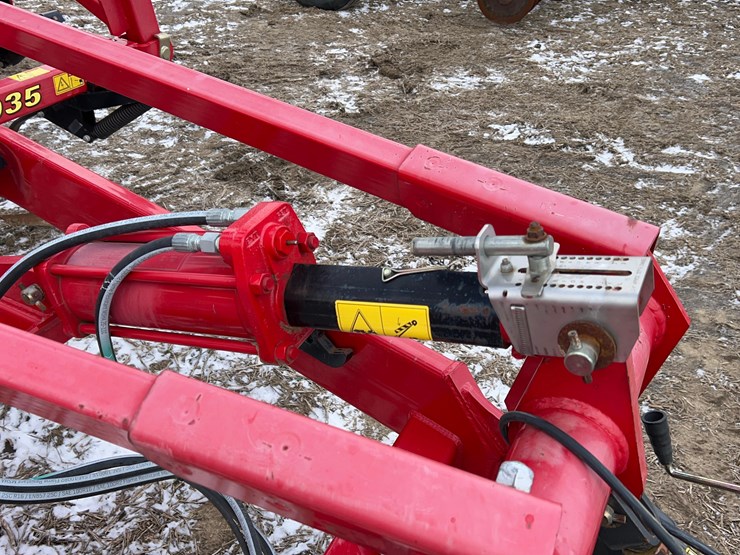 28.5'-sunflower-5035-field-cultivator-image-11