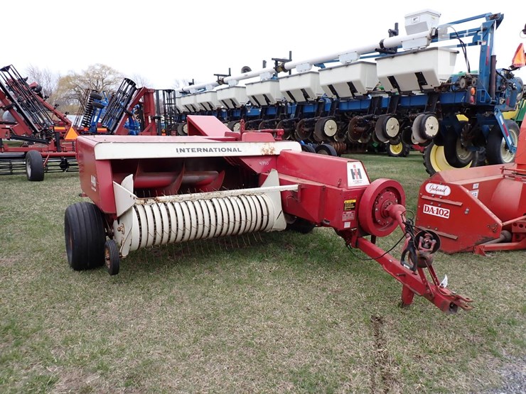 case-ih-4390-image-1