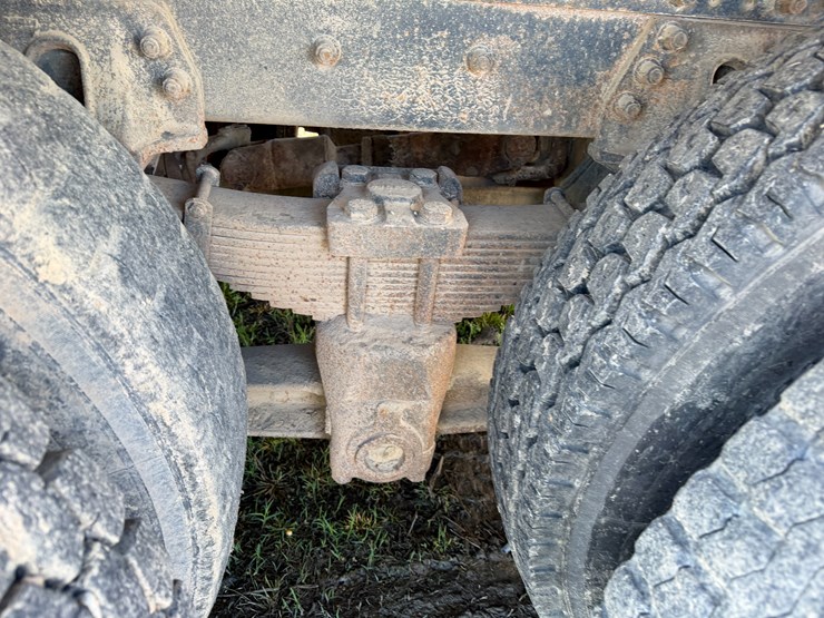 #42453-•-1996-freightliner-daycab-truck-tractor-vin:-1fupdcxb8th744360-image-15