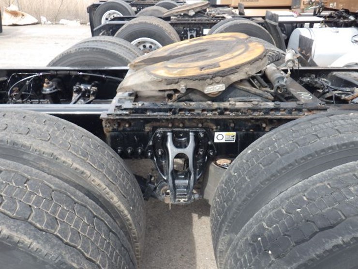 2022-kenworth-t680-image-5