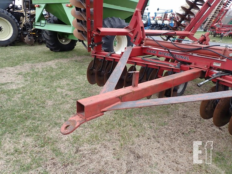case-ih-3900-image-9