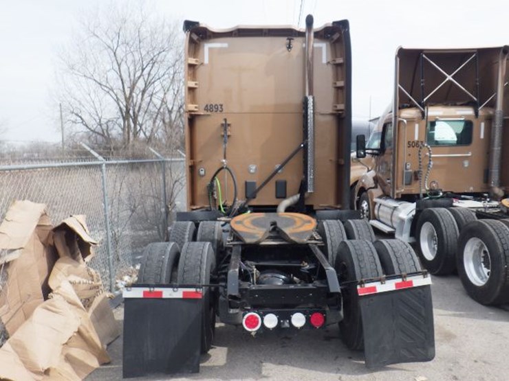 2022-kenworth-t680-image-13