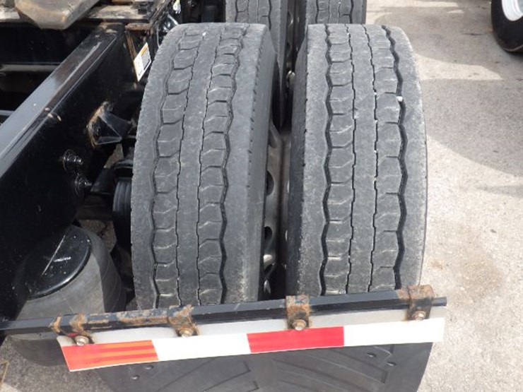 2022-kenworth-t680-image-10