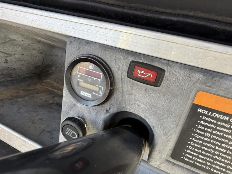 2004-club-car-turf-2-image-6