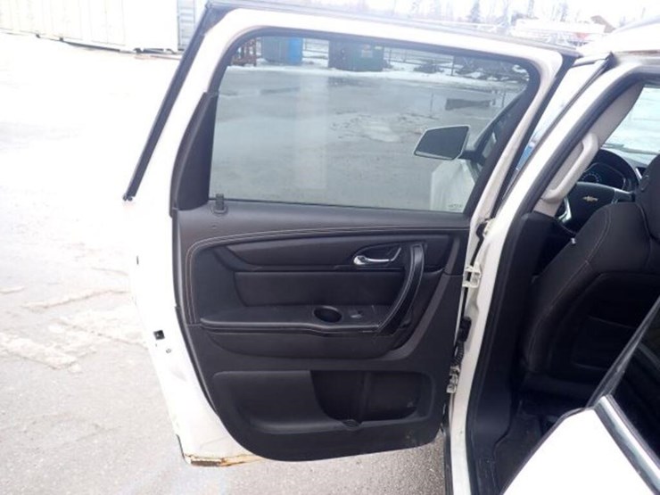 2015-chevrolet-traverse-image-56