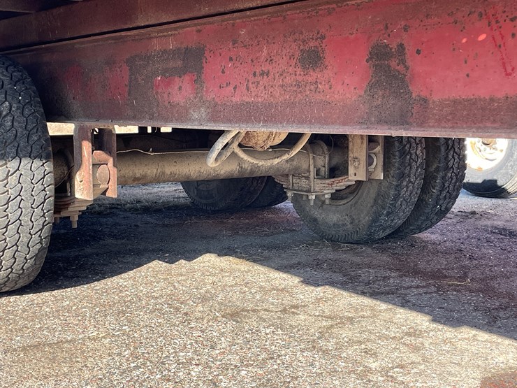 #1091-•-heavy-gooseneck-flatbed-trailer-with-hoist-(no-title)-image-15