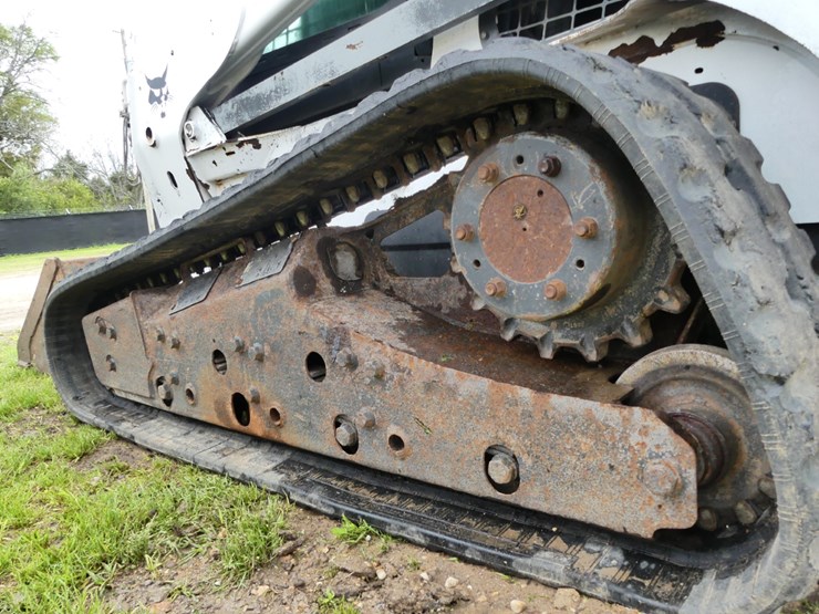 2014-bobcat-t870-image-5