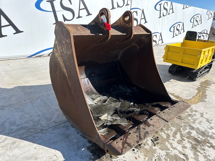 #2081-•-67"-excavator-bucket-image-1