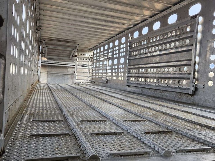 2014-merritt-53'-x-image-31