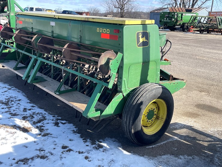 john-deere-8200-image-4