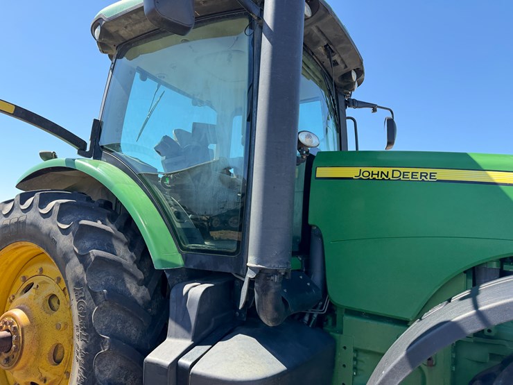 2010-john-deere-8270r-image-40