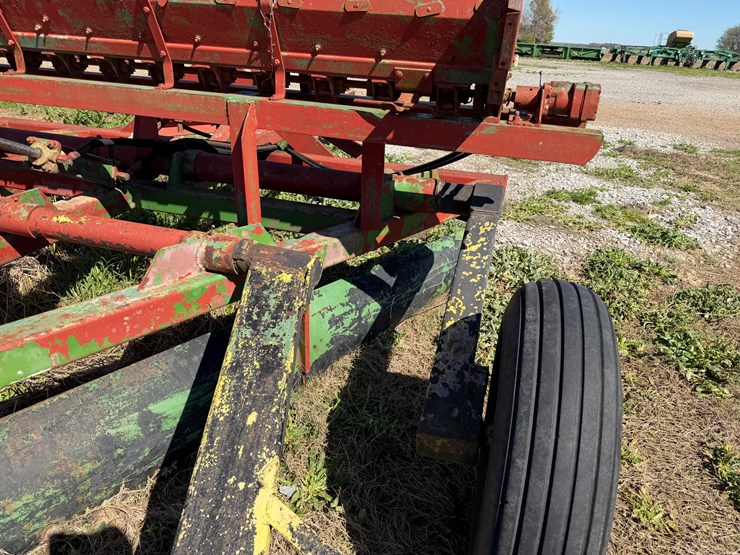 #42473-•-levee-squeeze-w/seeder-109-image-13