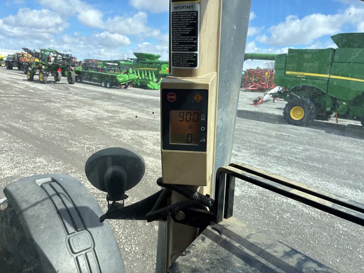 2004-john-deere-8320-image-46