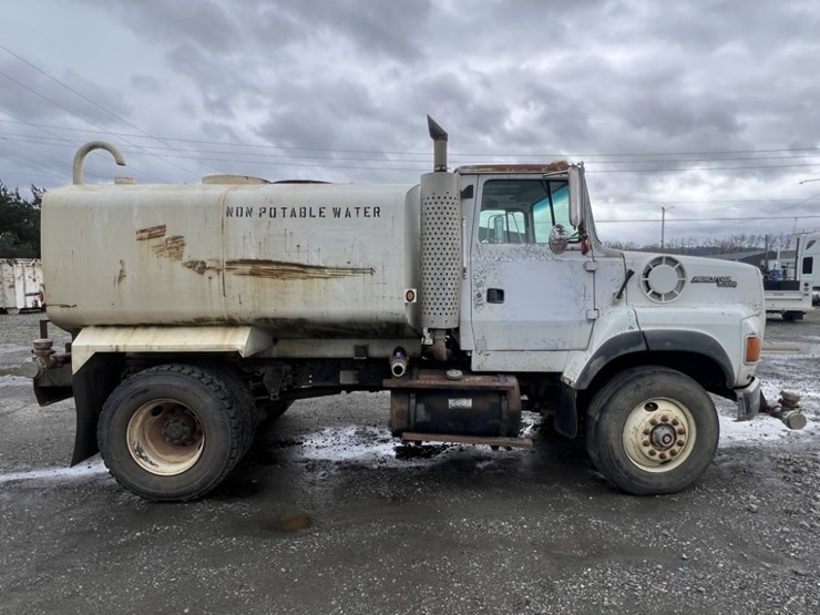 1993-ford-l8000-image-3