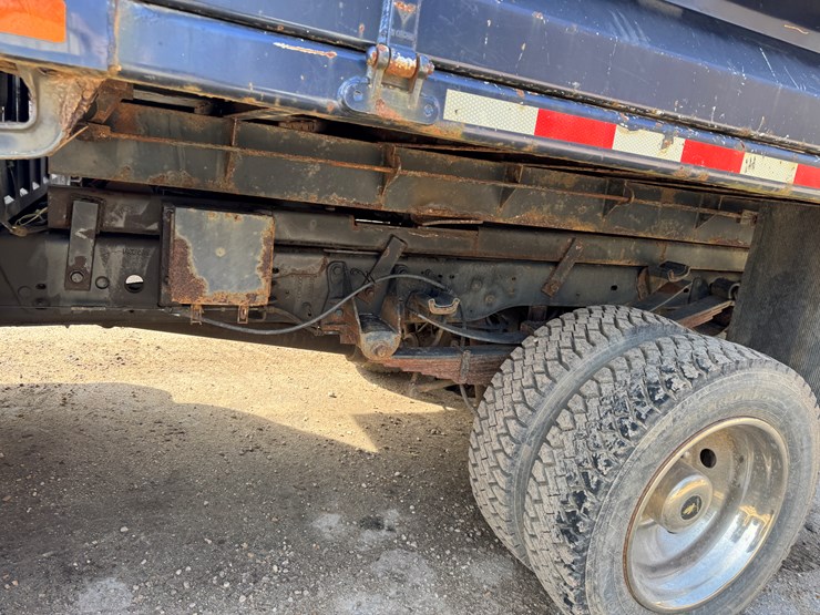 2012-ford-f550-xlt-image-14