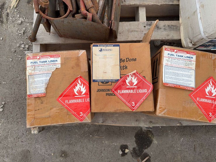 mixed-lot:-100lb-pressure-blaster,-fuel-tank-liner-&-metal-parts-image-5