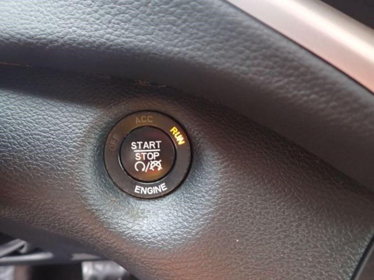 2016-jeep-cherokee-image-29