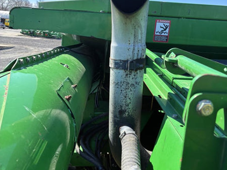 2005-john-deere-9660-sts-image-82