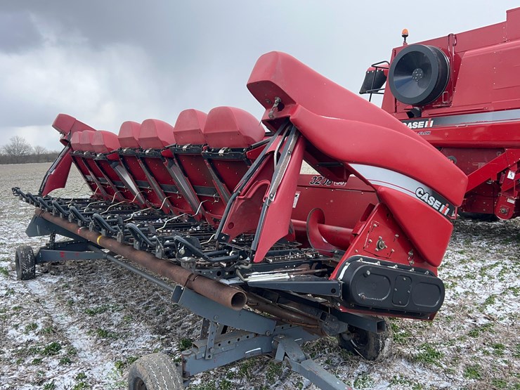2012-case-ih-3208-image-1