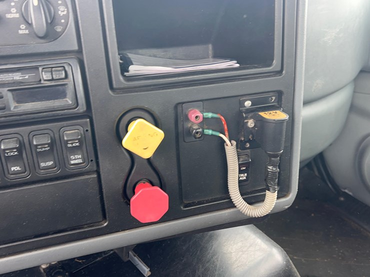 2005-international-8600-image-45