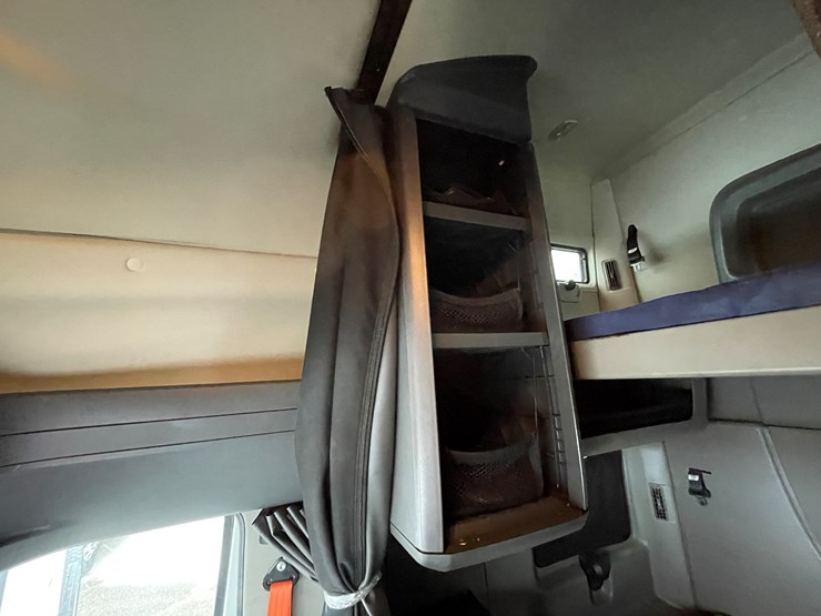 2016-international-prostar-image-34