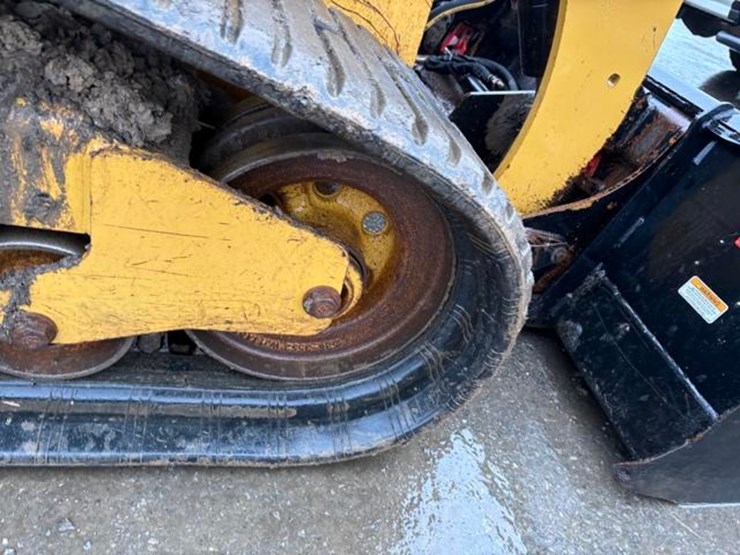 2021-caterpillar-259d3-image-9