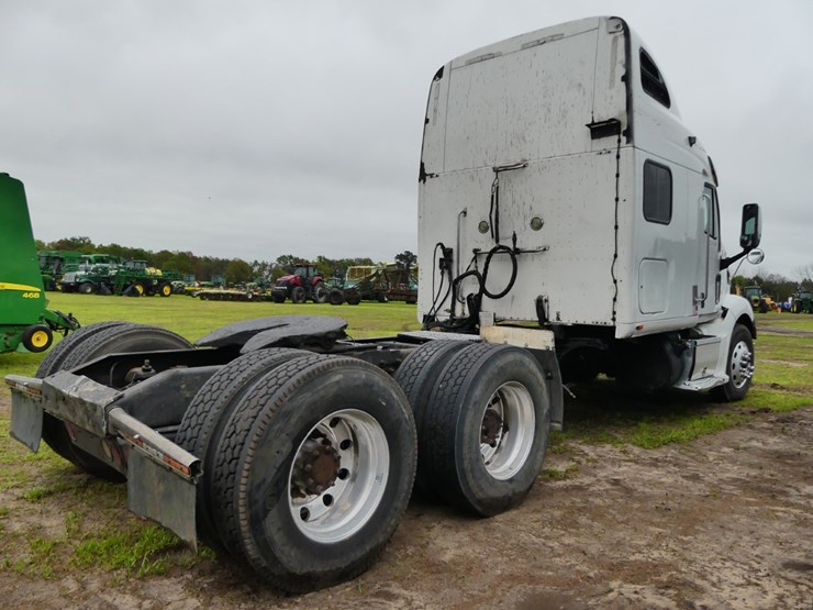 peterbilt-587-image-3