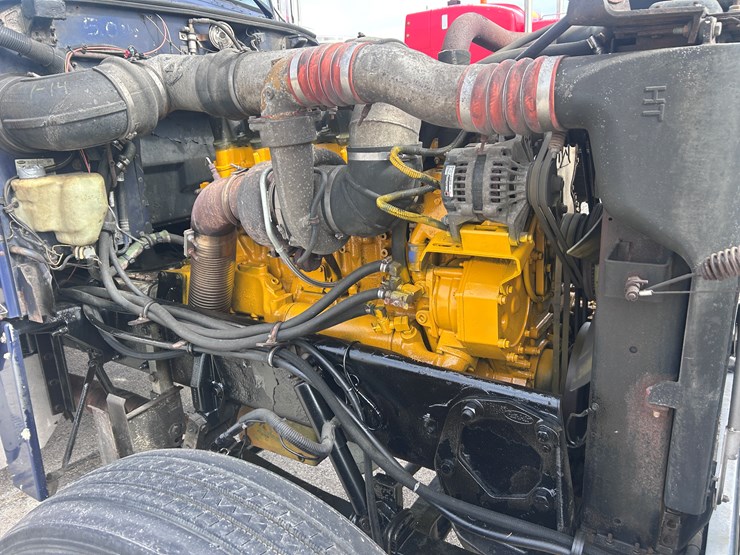 2000-peterbilt-379-image-69