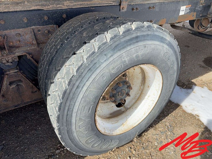 2002-sterling-m8500-image-14