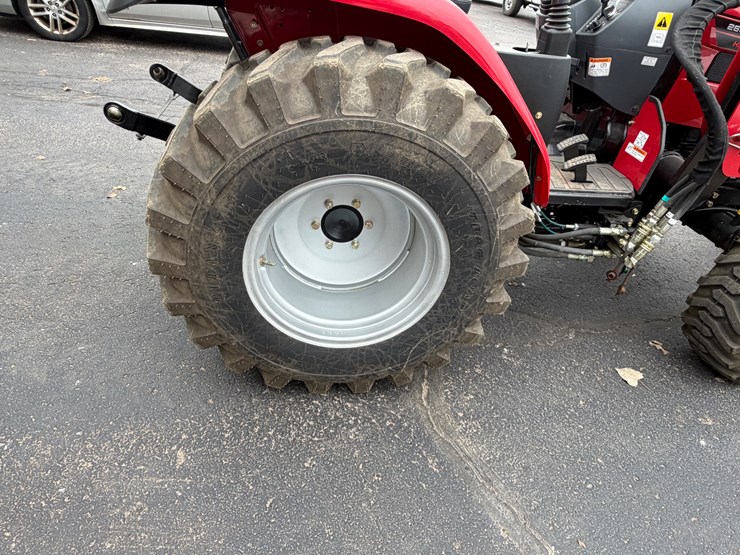 #1022-•-mahindra-2638-tractor-with-loader-(eau-claire,-wi)-image-35