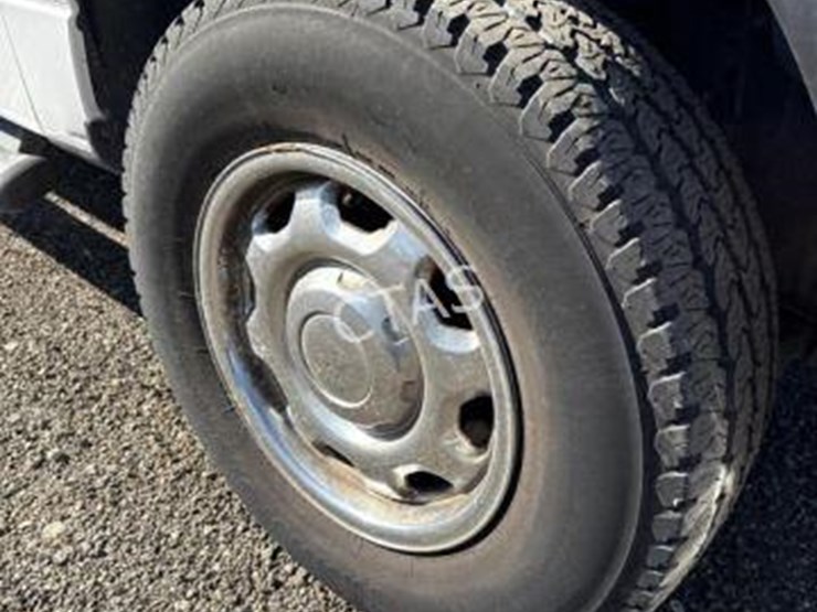 2013-ford-f150-xl-image-4