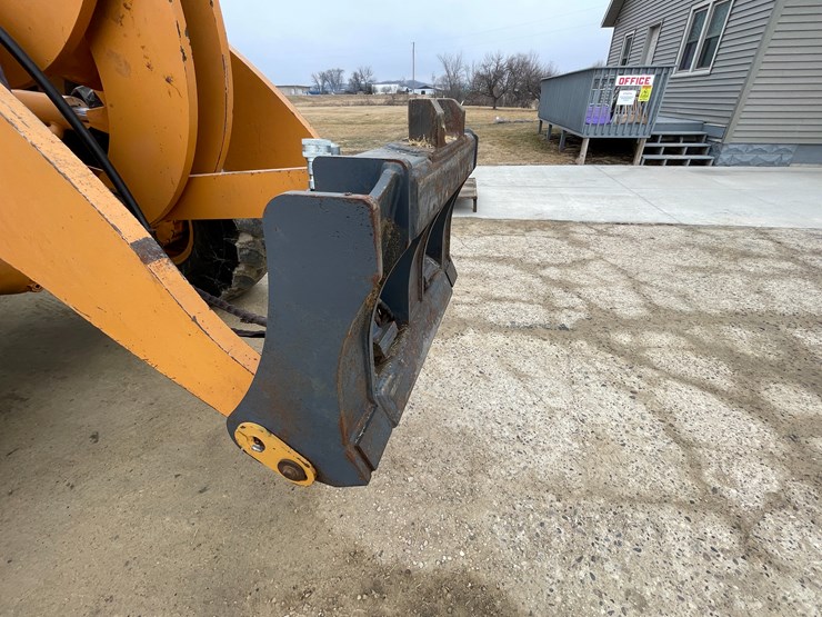 2008-case-621e-xr-image-55