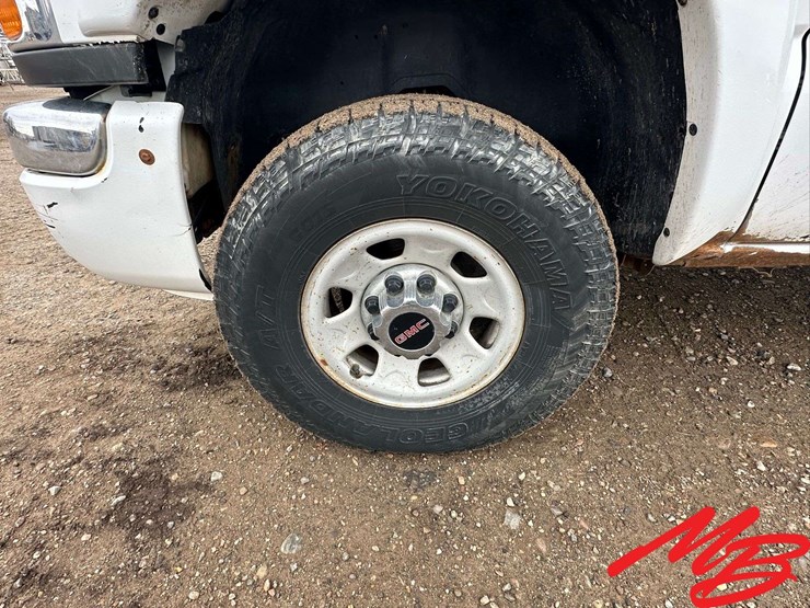 2007-gmc-3500-image-9