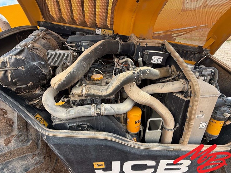 2021-jcb-542-70-agri-plus-image-9