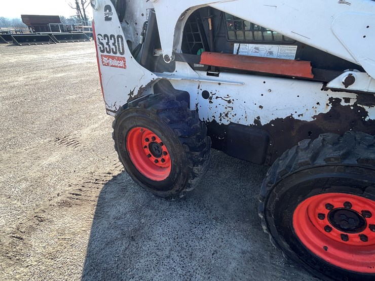 2008-bobcat-s330-image-20
