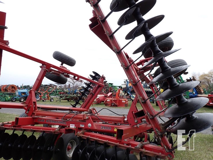 case-ih-3900-image-9