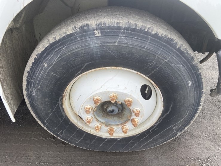 2005-international-durastar-4200-image-30