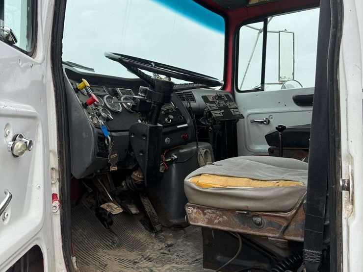 1994-ford-l-image-16