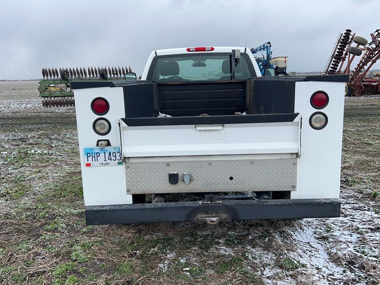 2011-chevrolet-3500hd-image-5