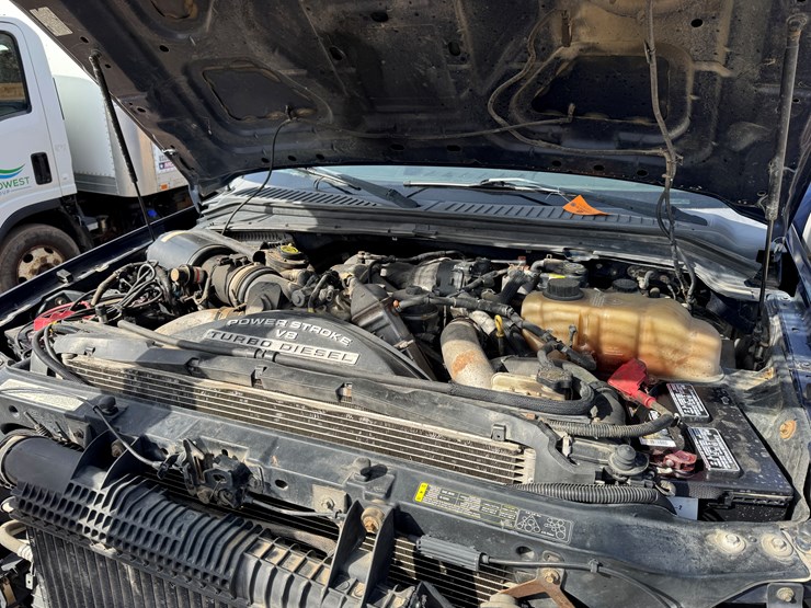 2012-ford-f550-xlt-image-21