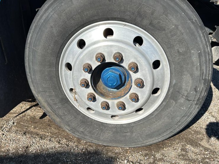 2000-international-9900-image-27