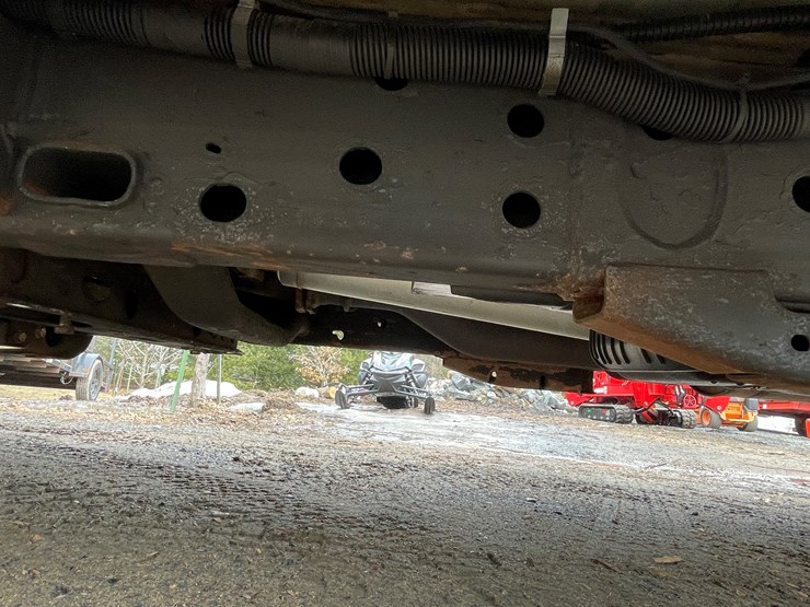 2020-chevrolet-2500hd-image-12