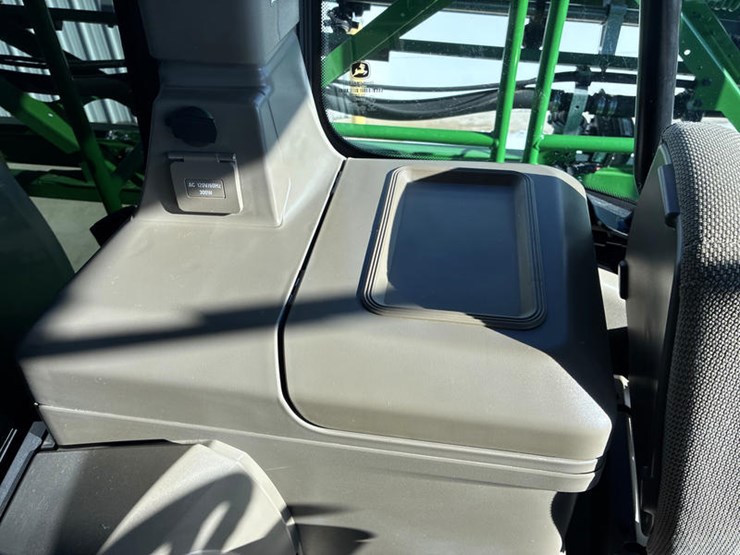 2022-john-deere-410r-image-84