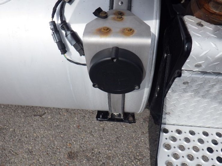 2022-kenworth-t680-image-5