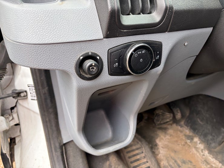 2015-ford-transit-image-15