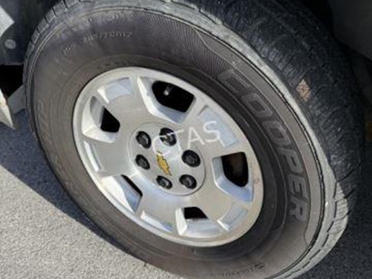 2001-chevrolet-suburban-image-20