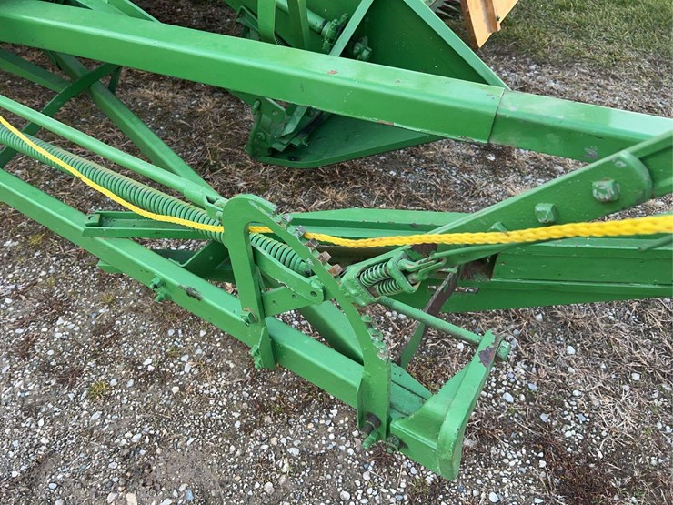 john-deere-no.-12a-pull-type-combine-image-12