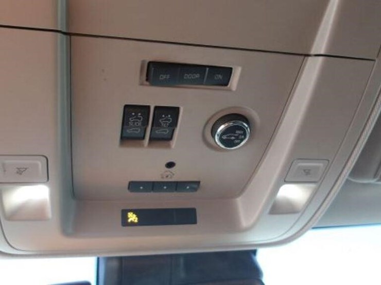 2016-gmc-yukon-denali-image-34