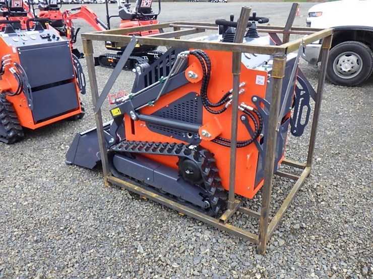 2026-tpm-t460-skid-steer-tracked-loader-image-2