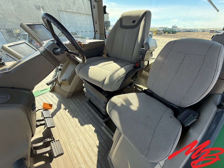 2023-john-deere-8r-340-image-23